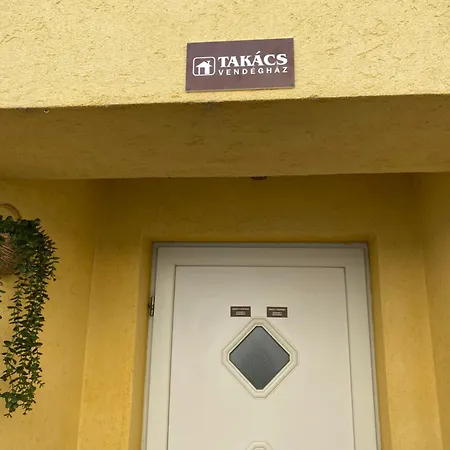 Takacs Vendeghaz Apartment *